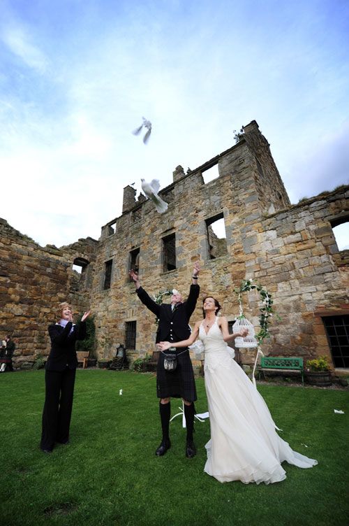 Real Weddings Reisha And Scott S Destination Wedding In Scotland