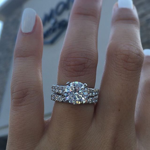 Solitaire Vs Halo Engagement Rings Diamond Engagement Wedding