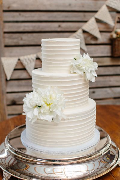 Texas Farm Wedding By Rachel Whyte Simple Wedding Cake Wedding