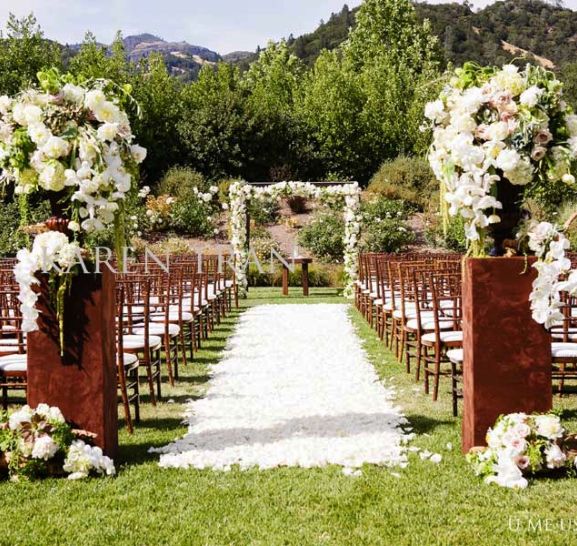 Vintage Chic Wedding Theme Garden Weddings Ceremony Garden